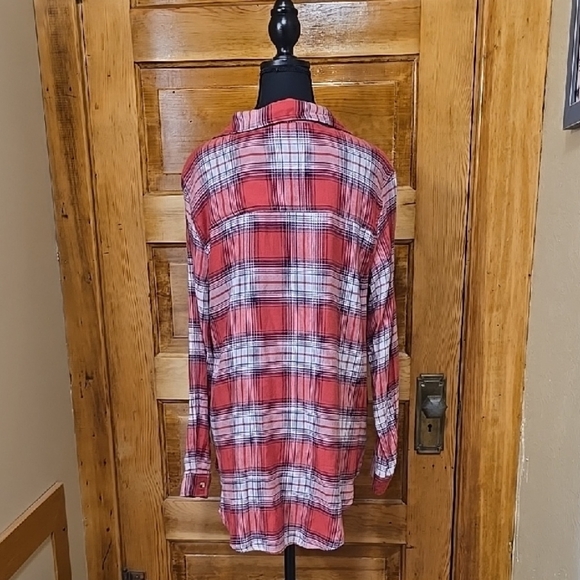C&C California Red and White Plaid Casual Shirt - Picture 4 of 4